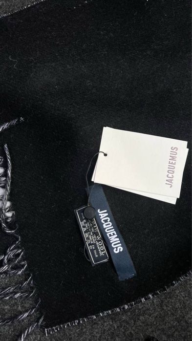 Чорний/бежевий шарф Jacquemus