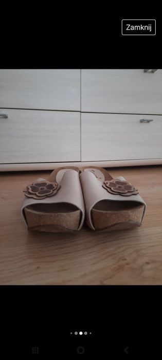 Klapki na korkowej koturnie 39 Karino