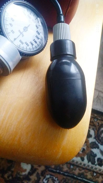 Продам новый механический прибор для измерения давления (тонометр).