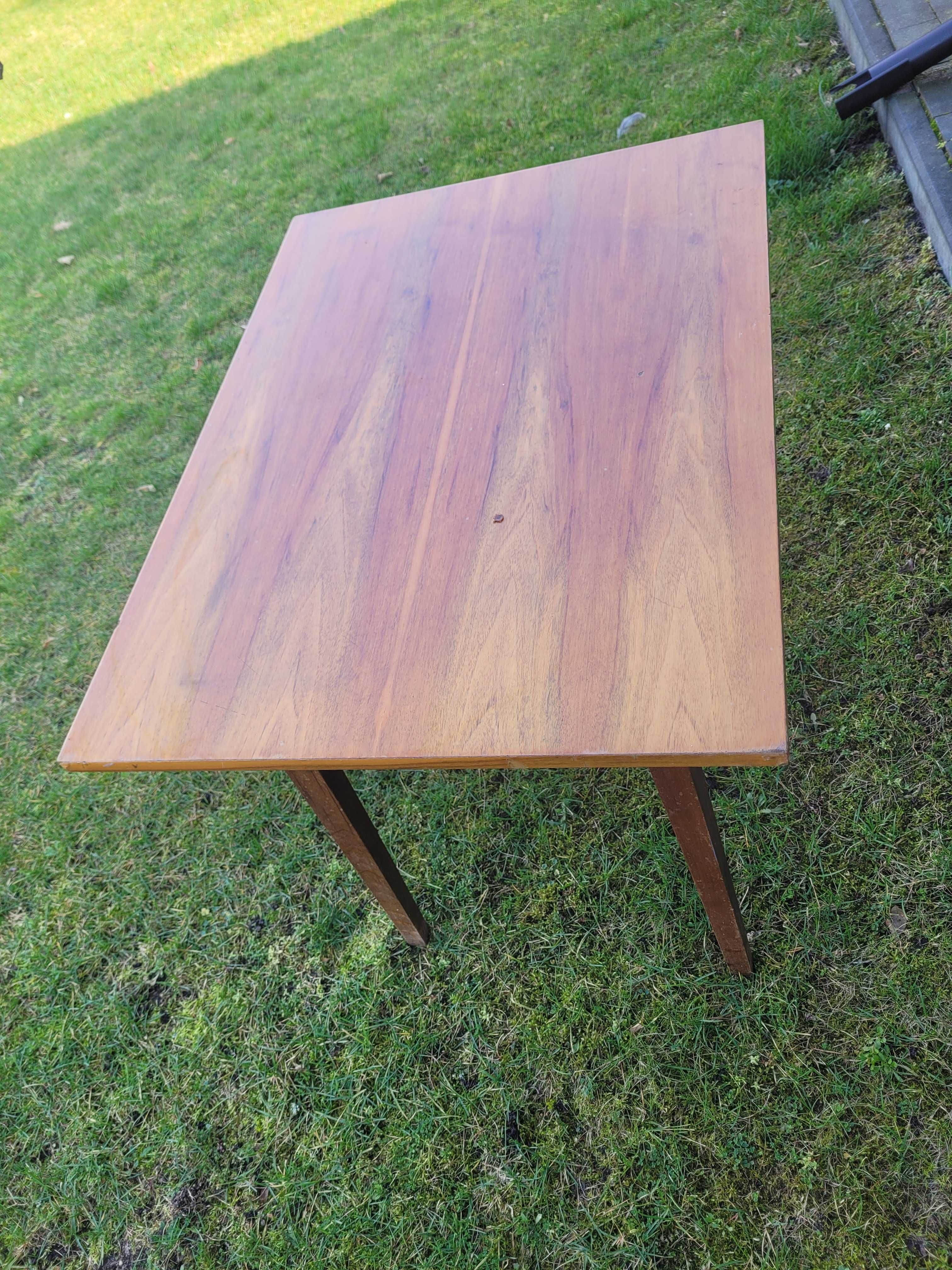 Piękny Stół mały do pokoju drewniany