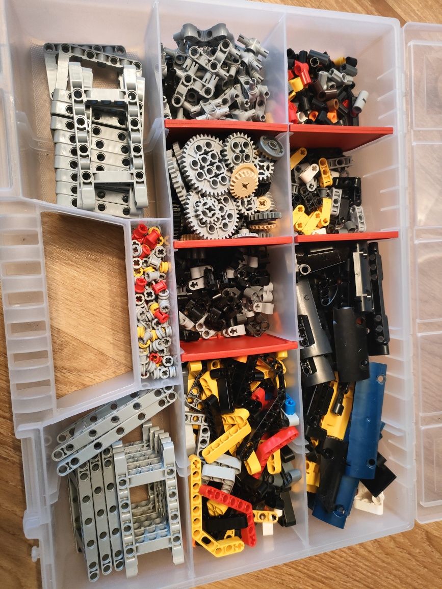 LEGO technic mix + silniki zdalnie sterowane