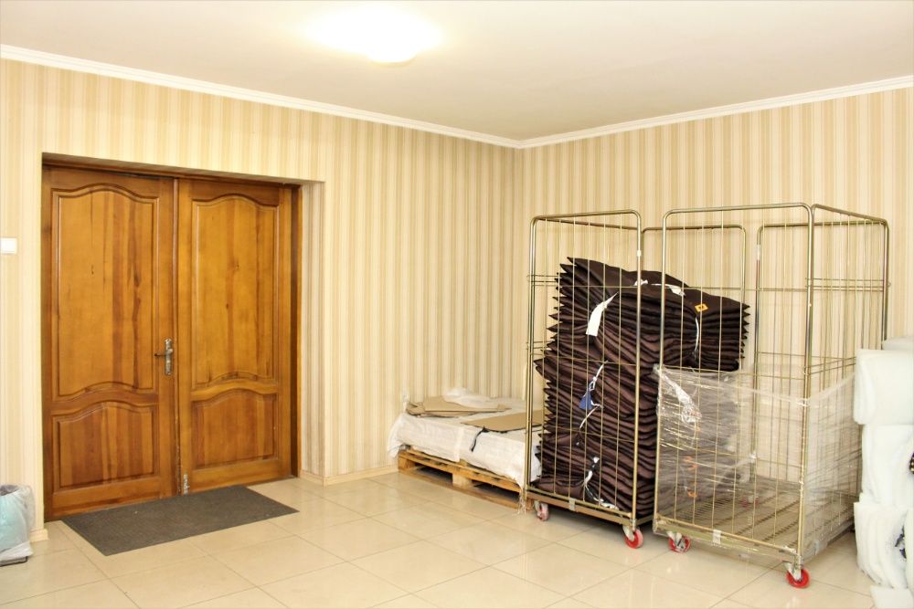 Автосервіс 1765 м2+32сотки територія