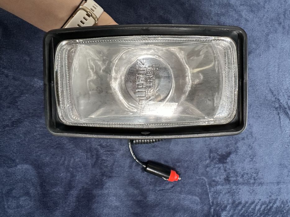 Szperacz (reflektor) do gniazdka zapalniczki samochodowej 12 V