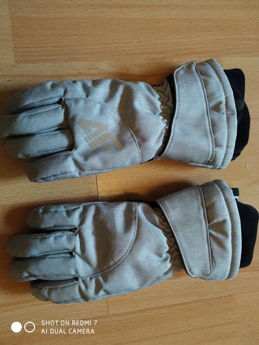 Rękawiczki narciarskie dziewczęce S 6/7 lat firmy 4f.