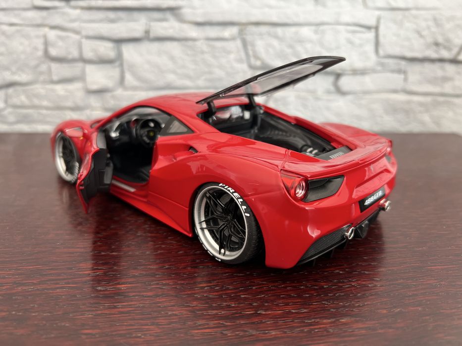 Ferrari 488 GTB 1:18 Bburago custom