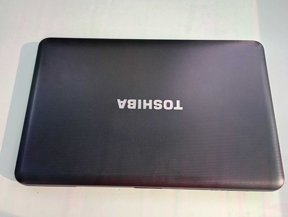 Ноутбук Toshiba Satellite Pro C850 на запчастини