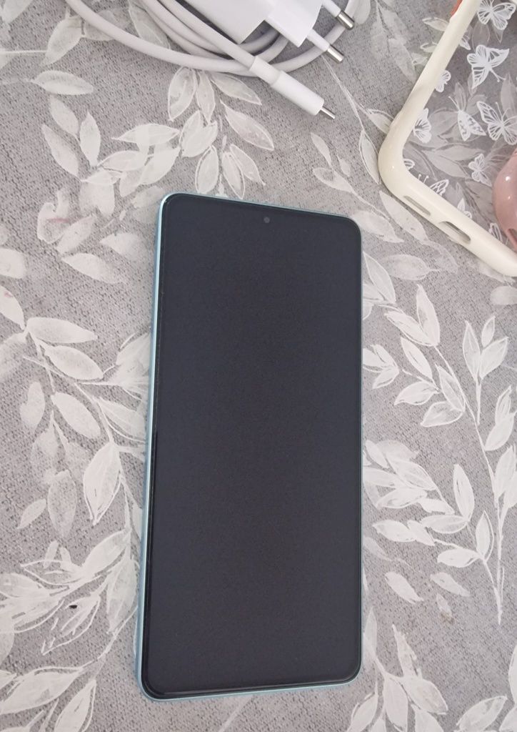 Telemóvel Xiaomi praticamente novo