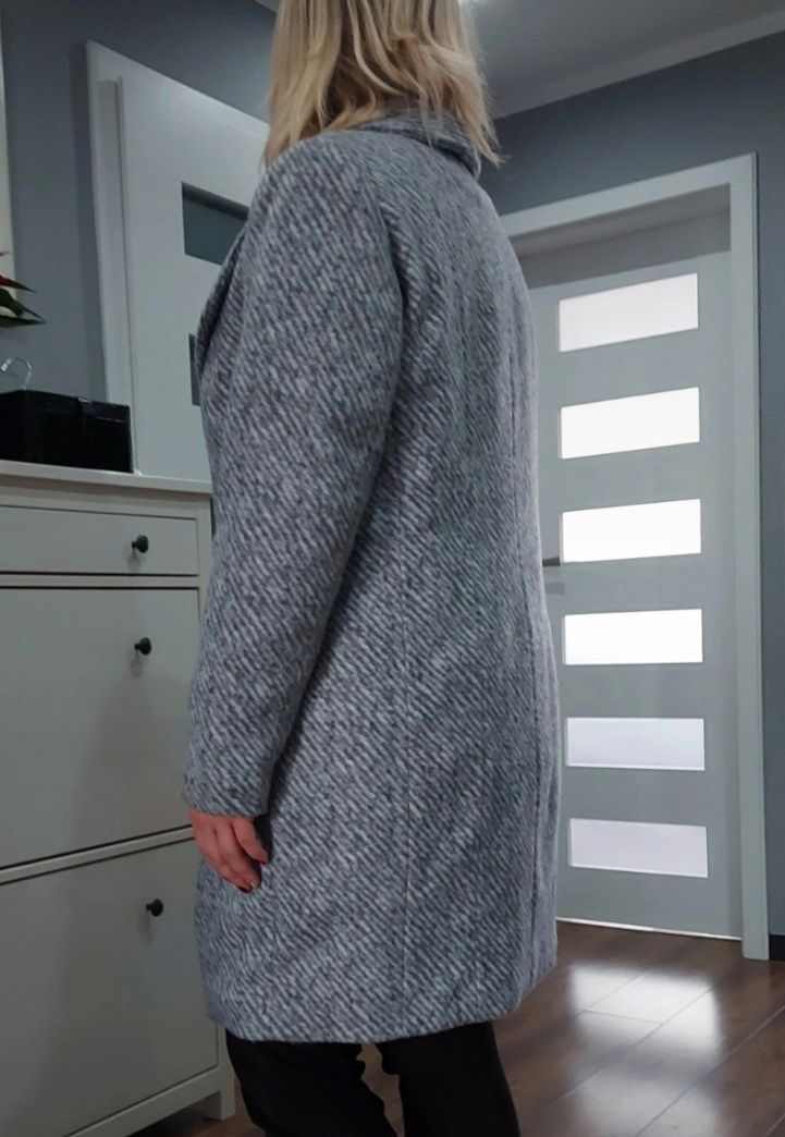 Nowy płaszcz na jesień i zimę Loudress rozmiar 46