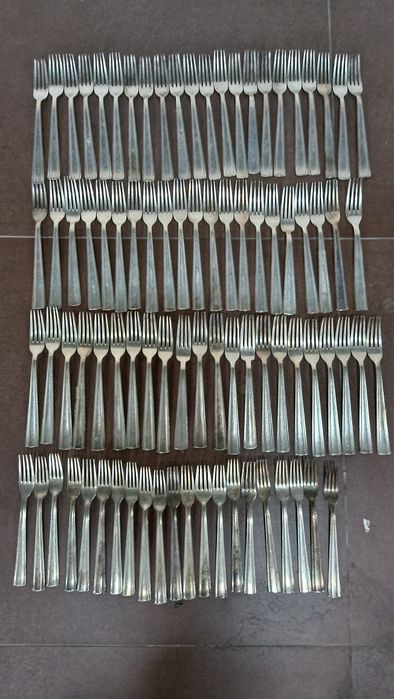 Posrebrzane sztućce Kruppa oraz Wellnera .