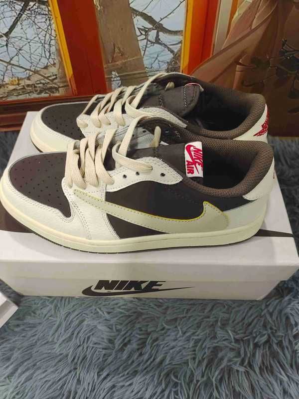 Jordan 1 Retro Low OG SP Travis Scott Reverse Mocha  R.39