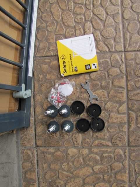 Bramka zabezpieczająca ochronna dla dzieci Safety 73-80 cm nowa