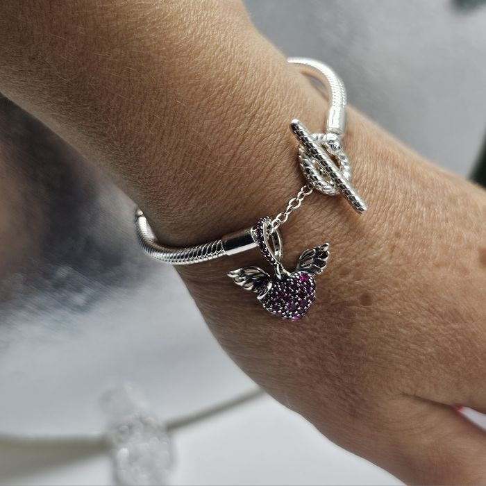 Браслет pandora зі всіма пробами.