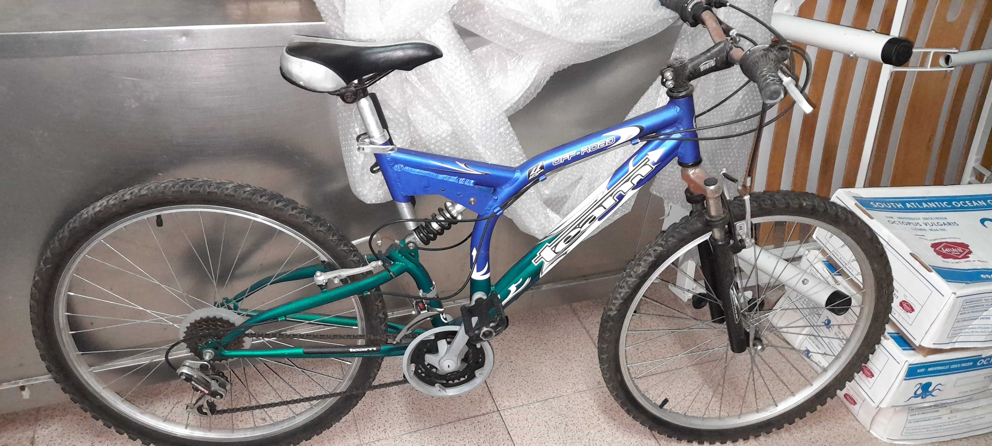 Bicicleta BTT de homem,  bem conservada