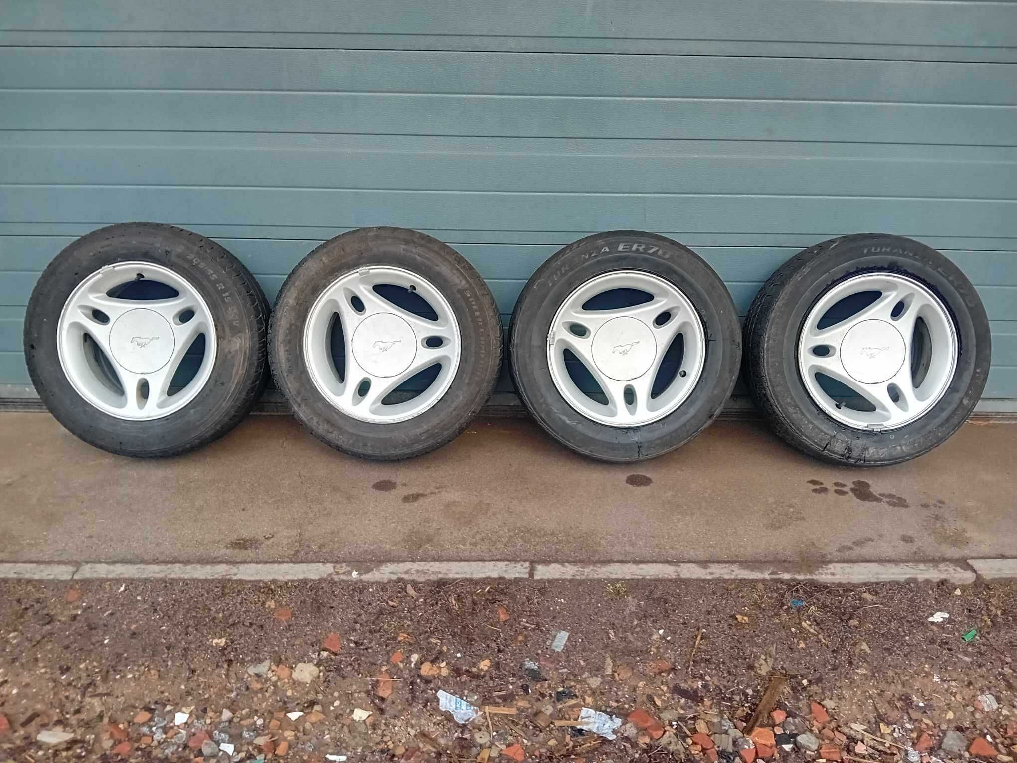 Ford Mustang Koła felgi aluminiowe - cały komplet 205/65R15 rok 93-04