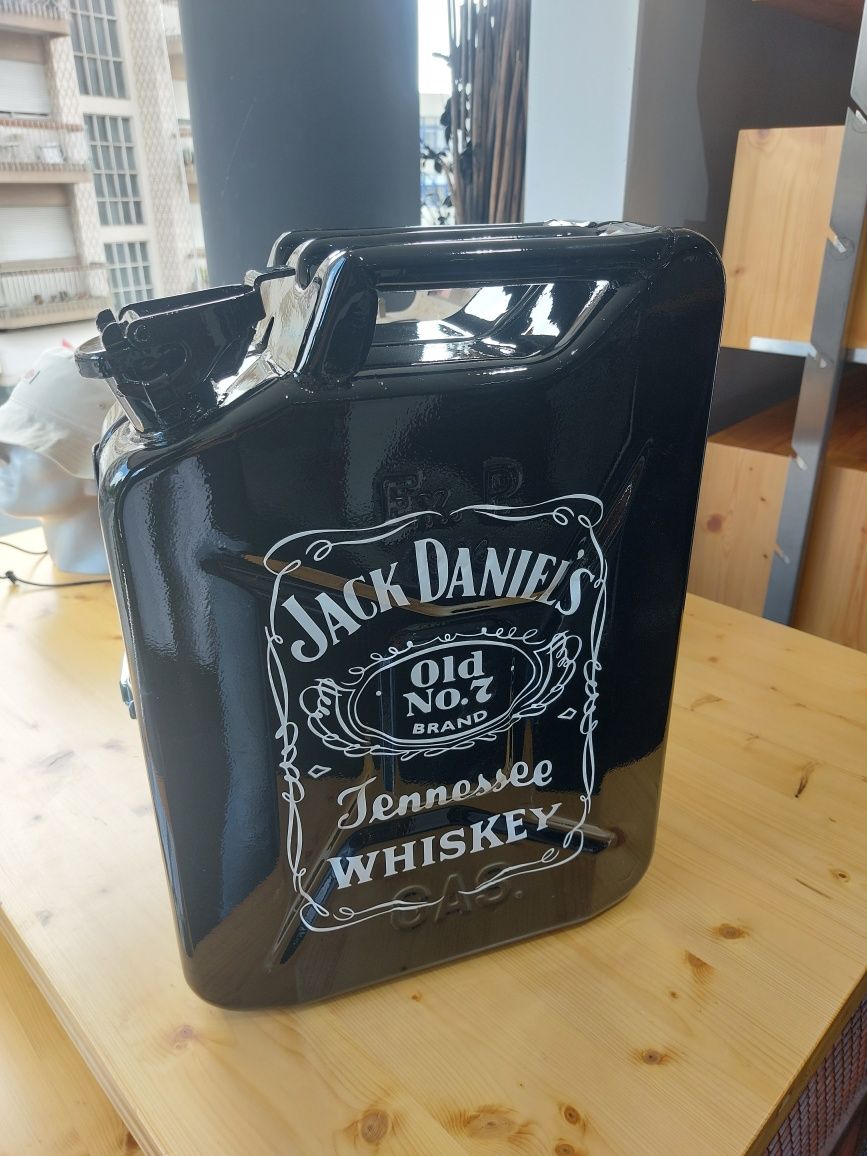 Jarrican Bar Jack Daniels