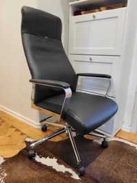 Cadeira Executiva Ergonomica Pele Preta Staples