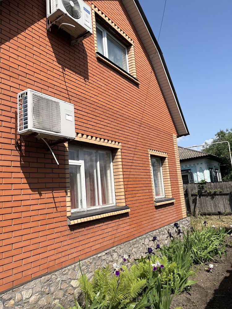Продам 2-х поверховий будинок м.Конотоп