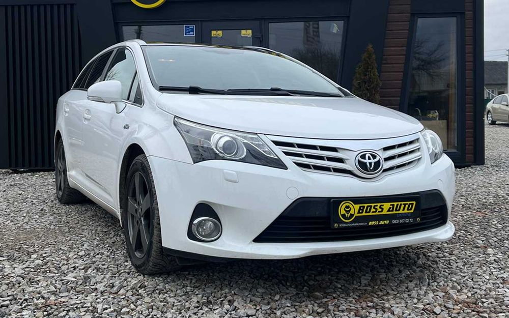 Toyota Avensis 2012