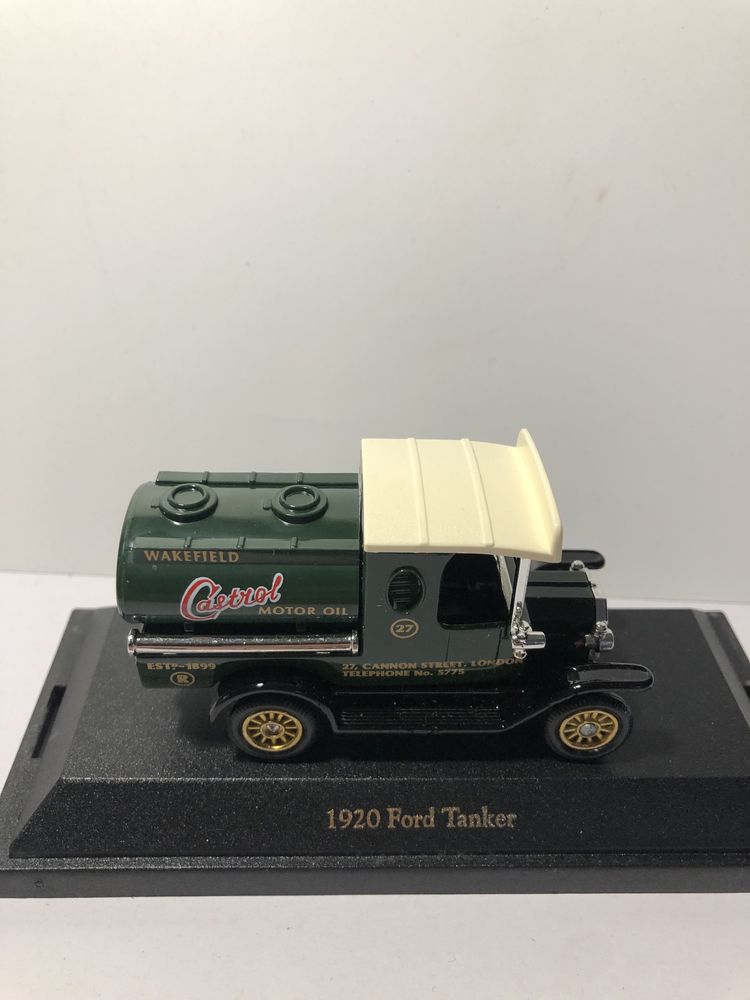 Miniatura de coleção Ford Tanker Castrol