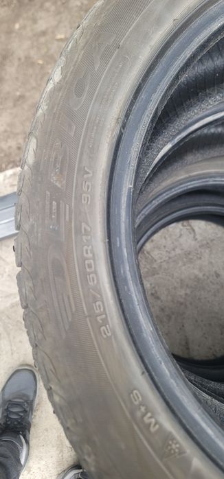 Шини 215/50R17  2шт