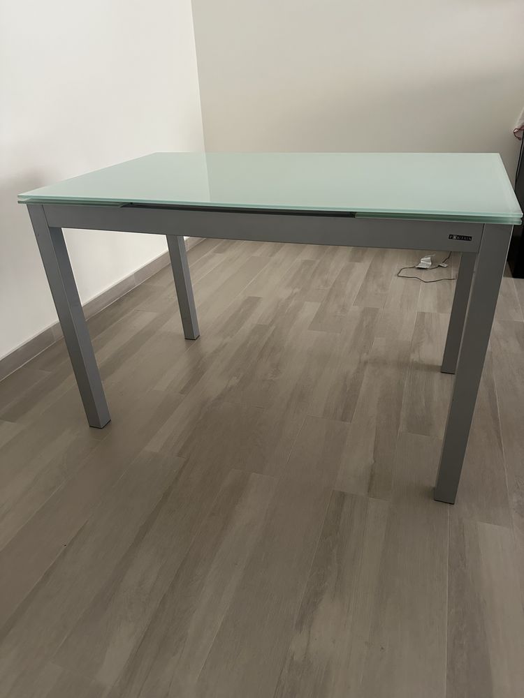 Mesa de cozinha em vidro extensilvel