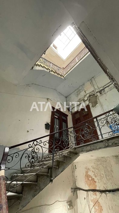 Предлагается квартира в центре Одессы 10 комнат