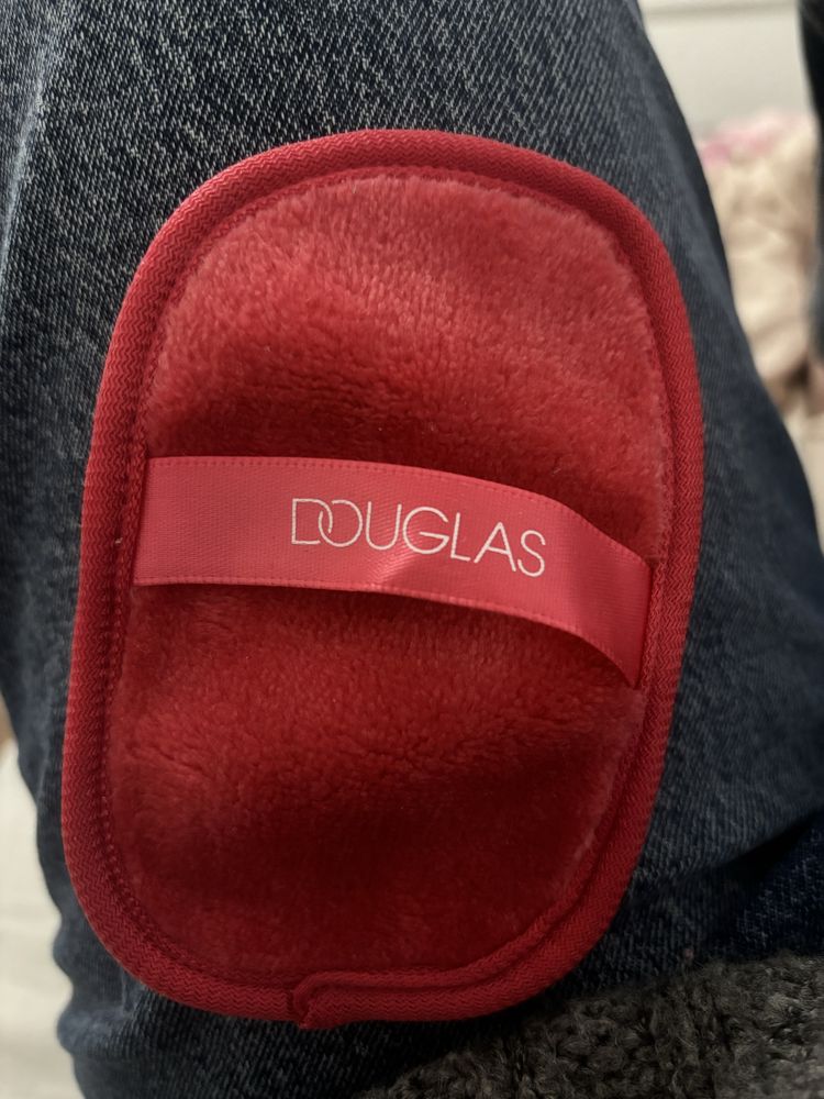 Puszek do pudru Douglas
