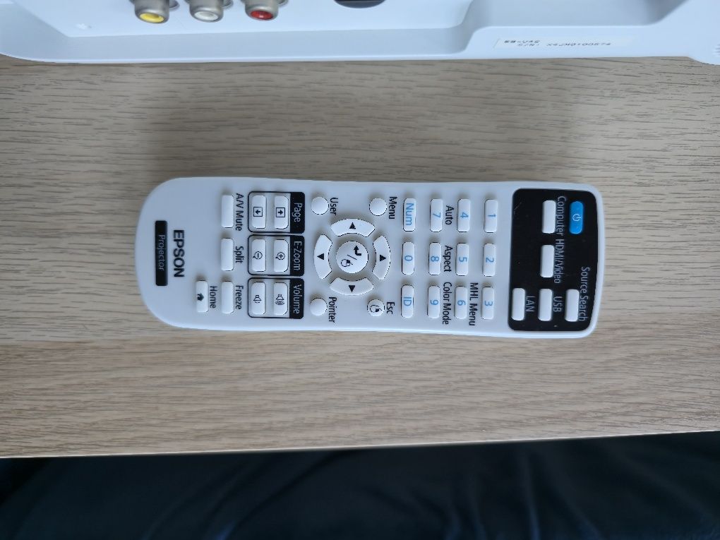 Projektor Epson EB-U42 - Full HD, używany