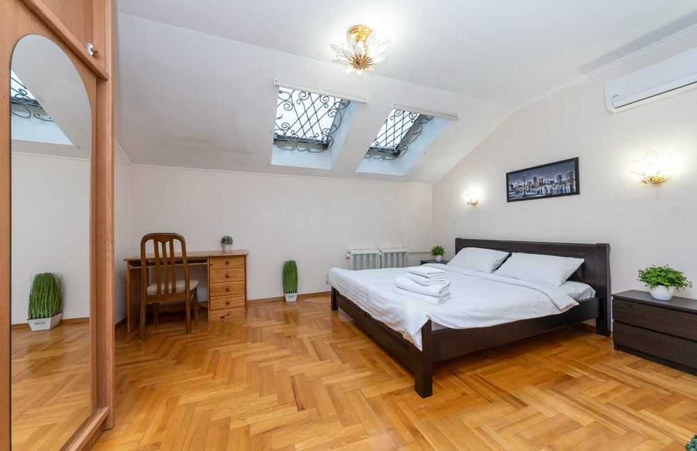 4к Жилянська 7, метро Олімпійська, Палац спорту