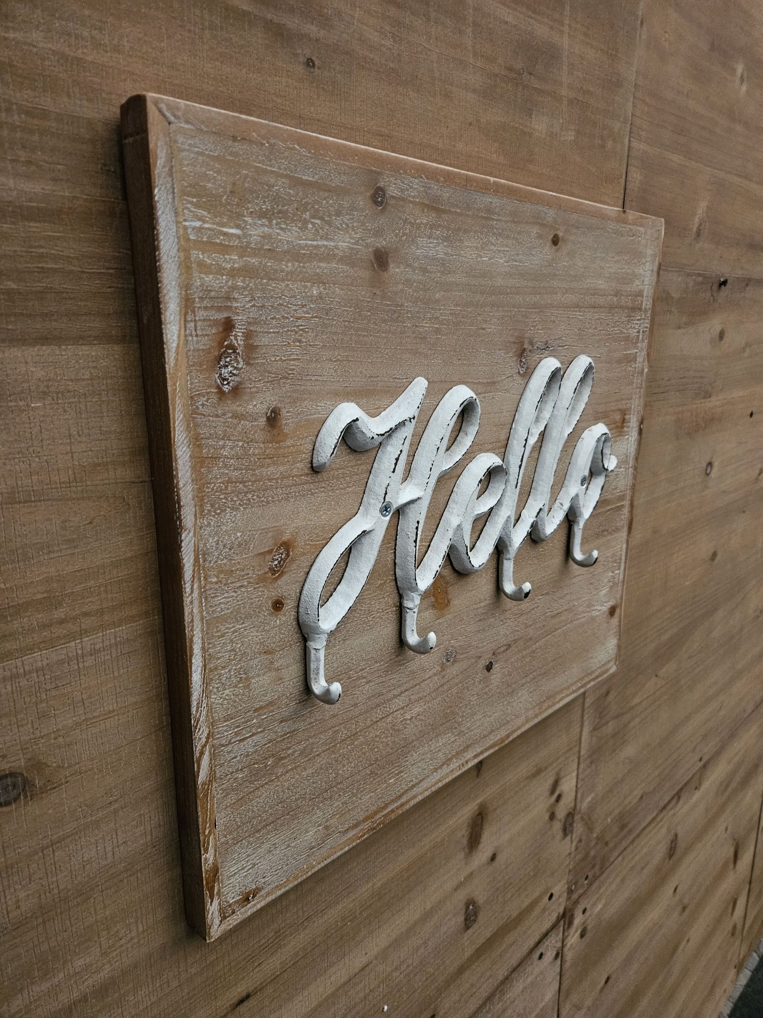Drewniany panel Hello z haczykami