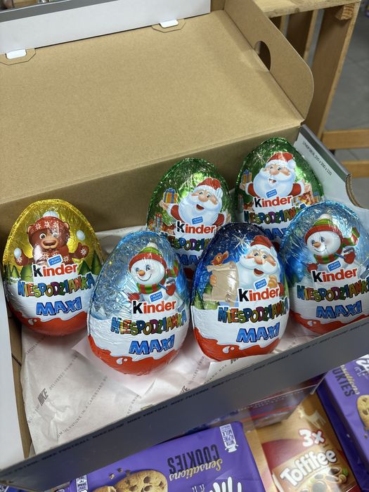 Дивні дива kinder joy funko