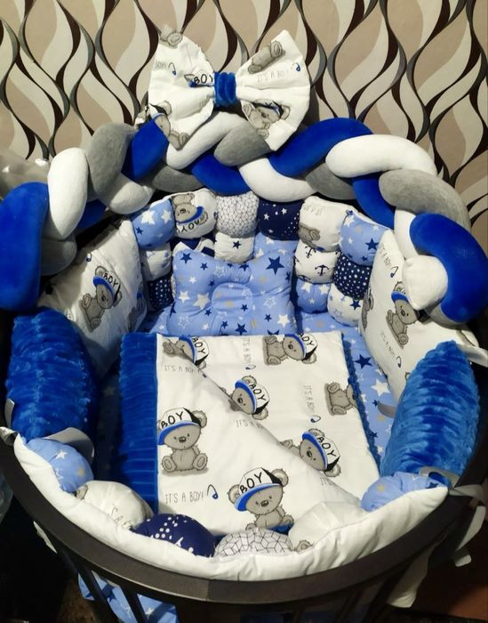 Бортики в дитяче  ліжечко . Комплект постільної білизни .