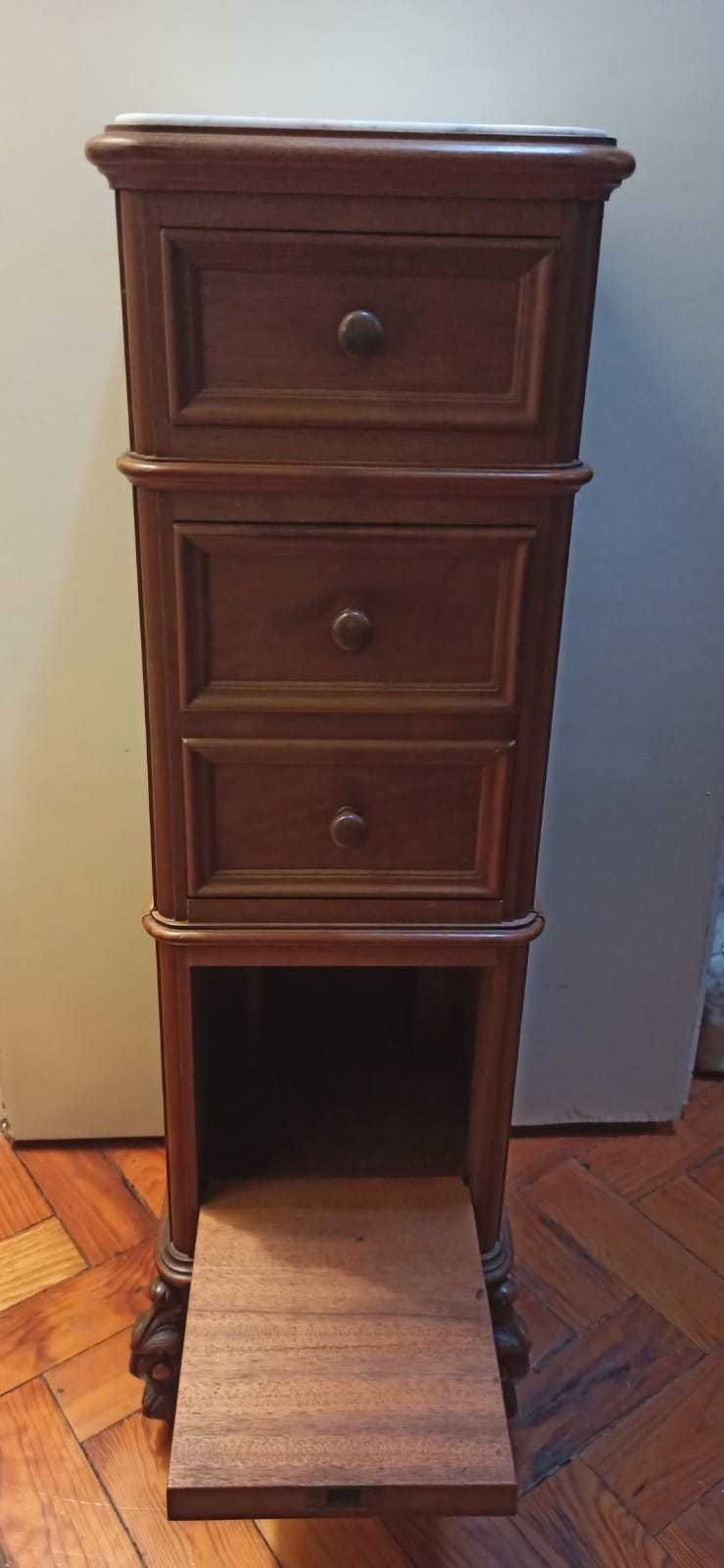 Mesa de canto antiga