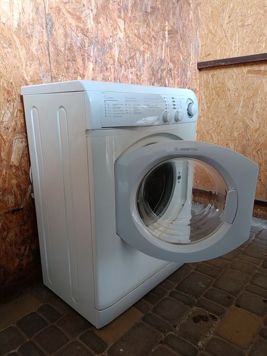 Двигун до пральної машини Ariston AVSL 100 . Разборка