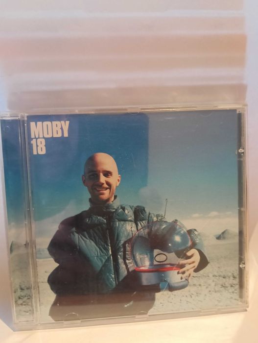 cd Moby (18) ...
