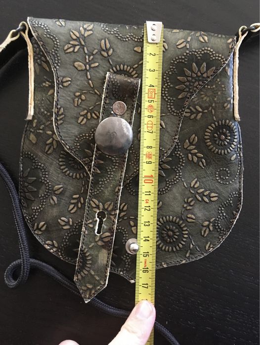 Bolsa etnica, em couro, nova