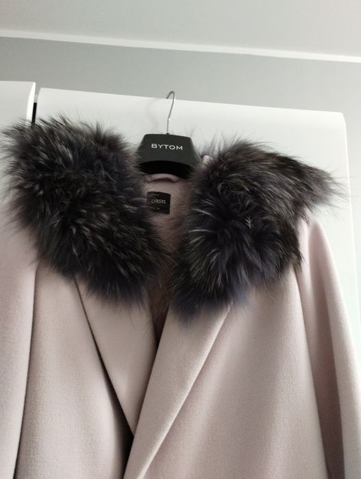 Kołnierz z naturalnego futra jenota