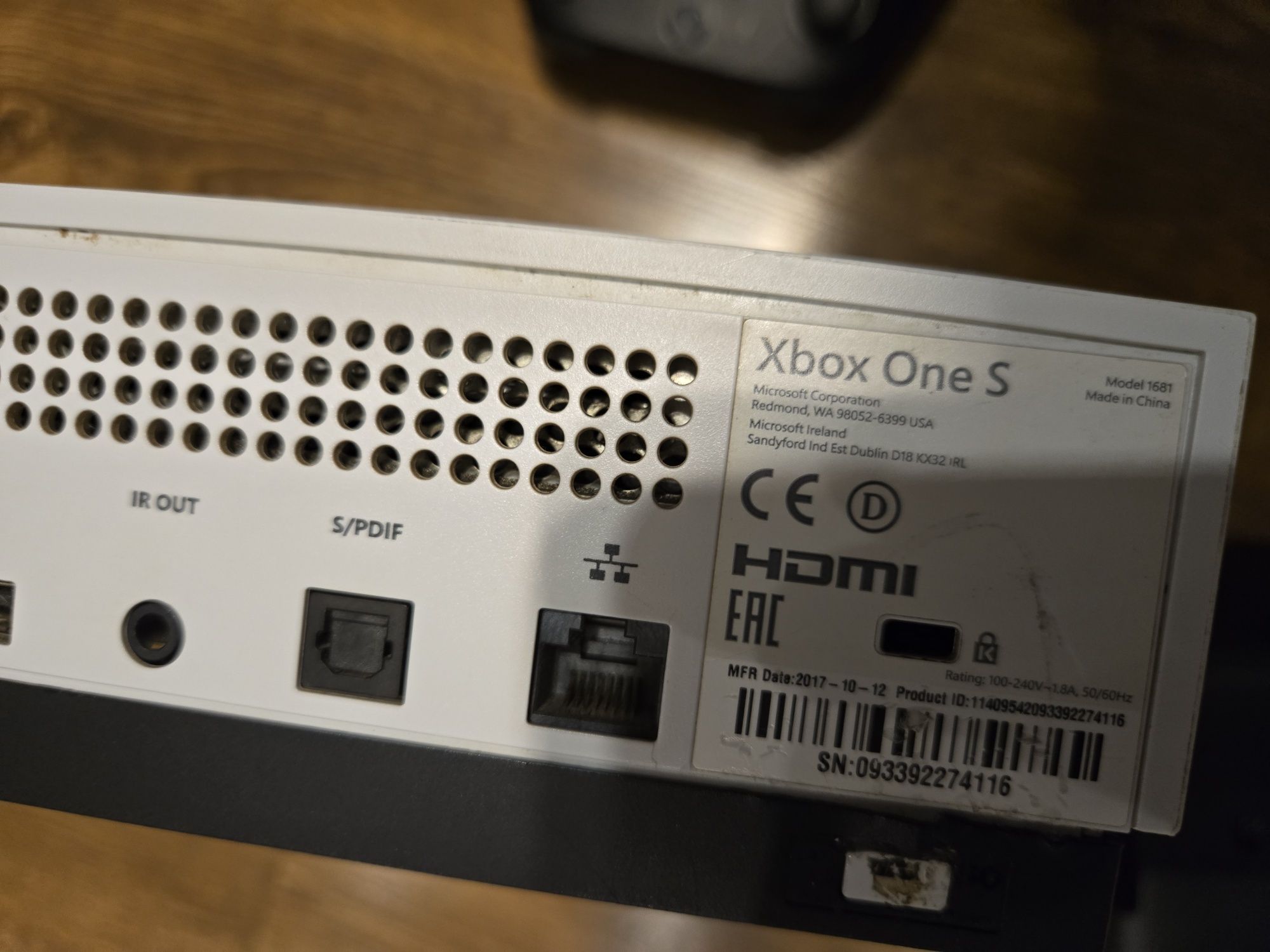XBOX One S 500GB dysk+ Pad