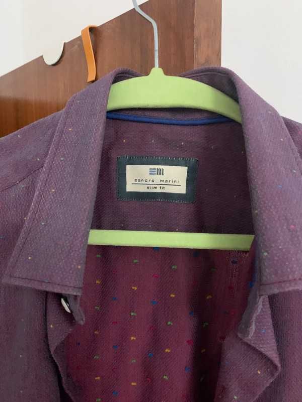 Camisa roxa de manga comprida