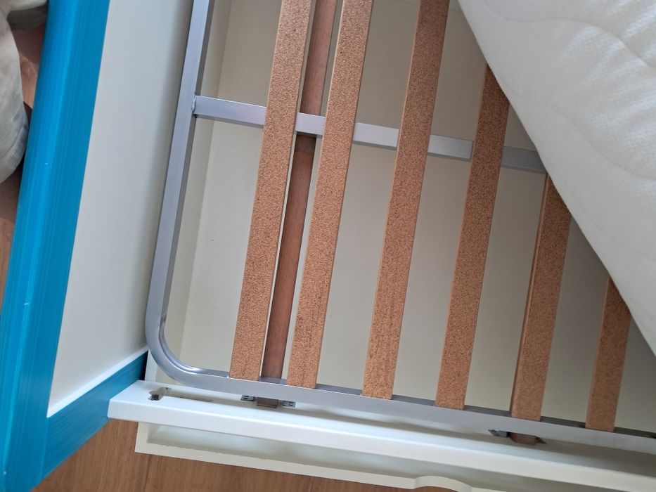 Cama de criança + estrado + colchão 90x190 cm + gaveta para arrumação