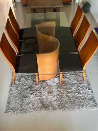 Mesa de sala com 6 cadeiras