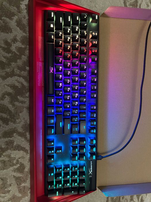 Клавиатура HyperX Alloy Origins RGB Red в идеальном состоянии