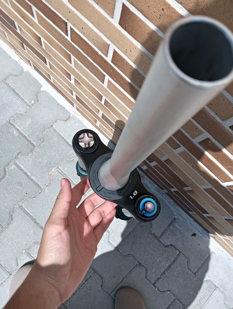Suntour Durolux 38 180mm