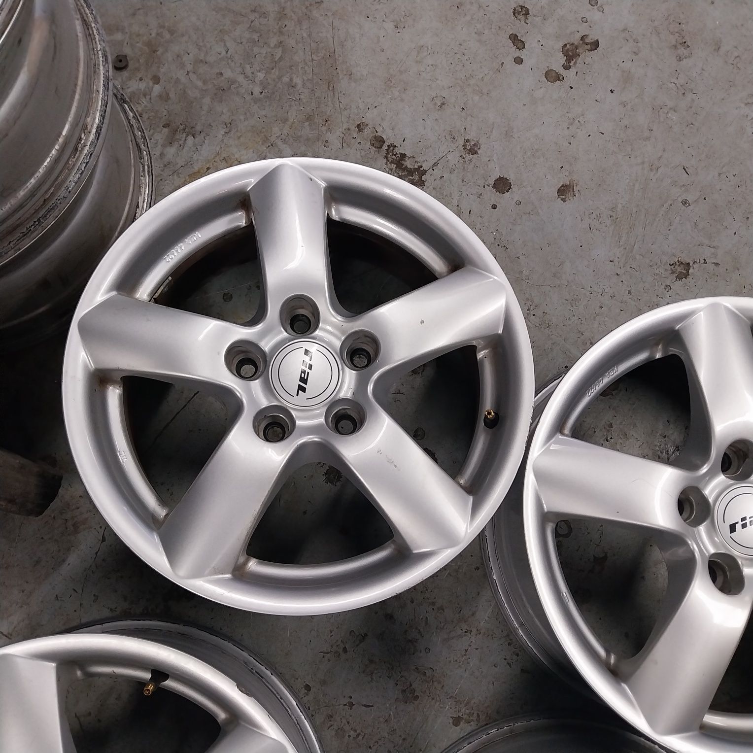 Felgi Aluminiowe T5 INSIGNIA RIAL 16" 5x120 7J ET42 Super Stan !