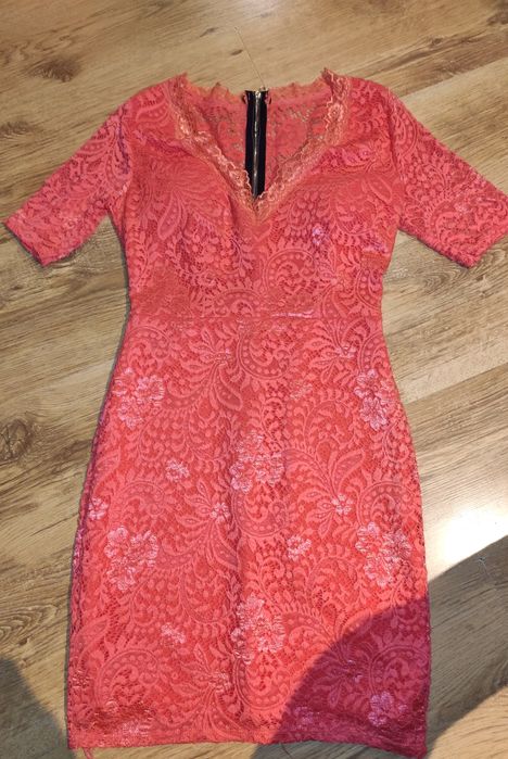 Koronkowa sukienka