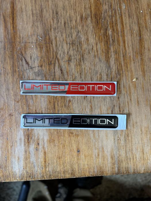 Шильдик, емблема на авто