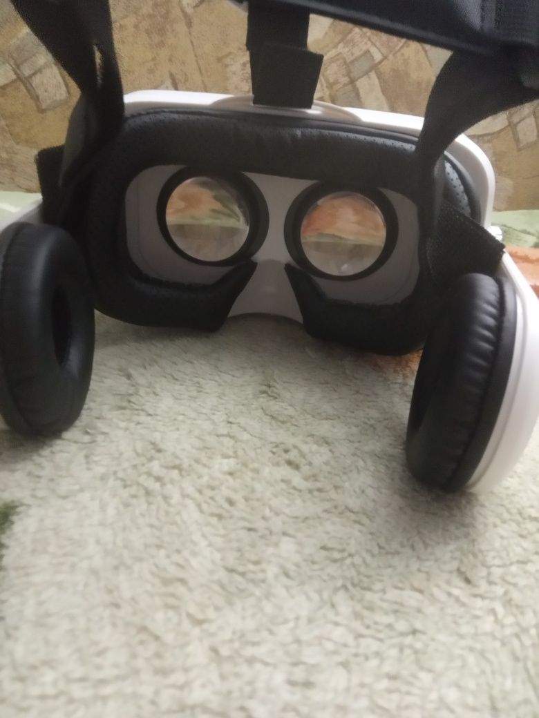Очки віртуальної реальності UTM BoboVR Z4 з навушниками
