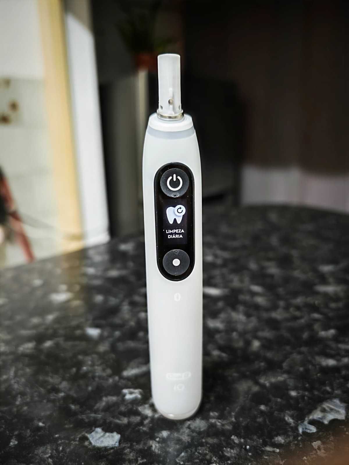 Oral-B iO Series 6 – 1 semana de uso + estojo + carregador (como nova)