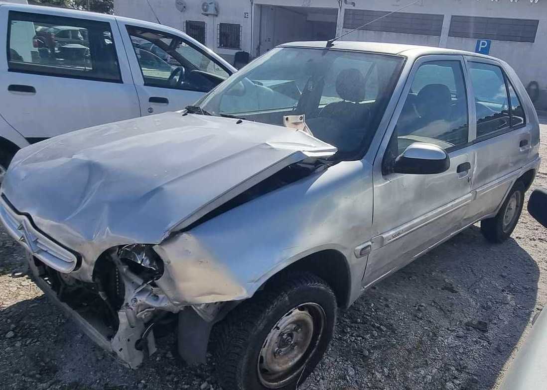 Para peças Citroen Saxo 1.1 ano 2001
