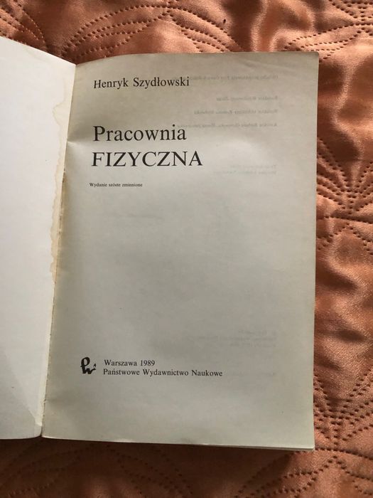 Podręcznik z fizyki